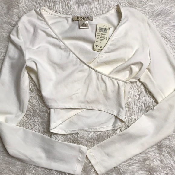 🎉Sale🎊 Arden B. Crop Top - Picture 4 of 14
